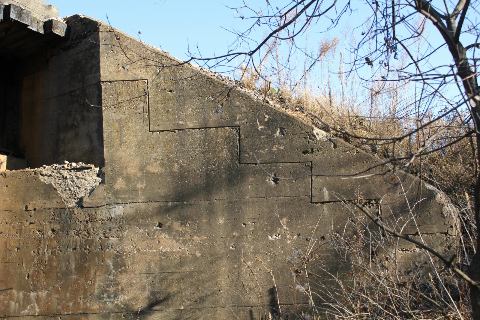 Southeast wing wall